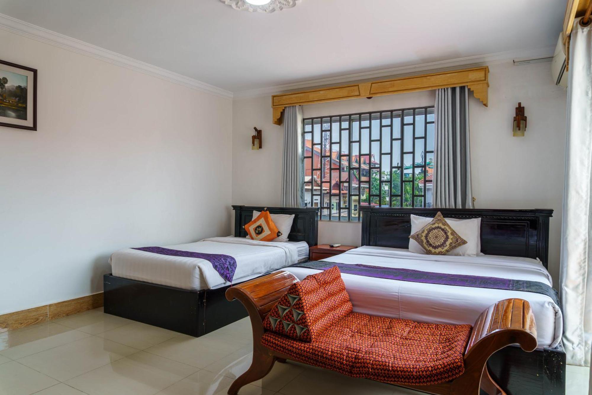 Deluxe Family Room